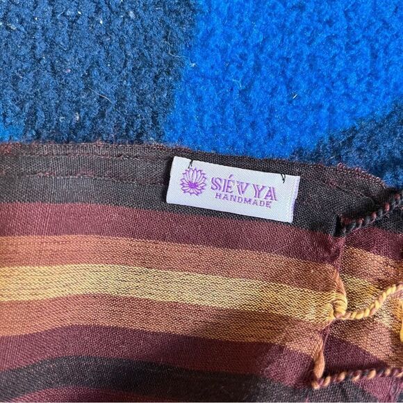 Sévya Handmade Scarf - Picture 3 of 4
